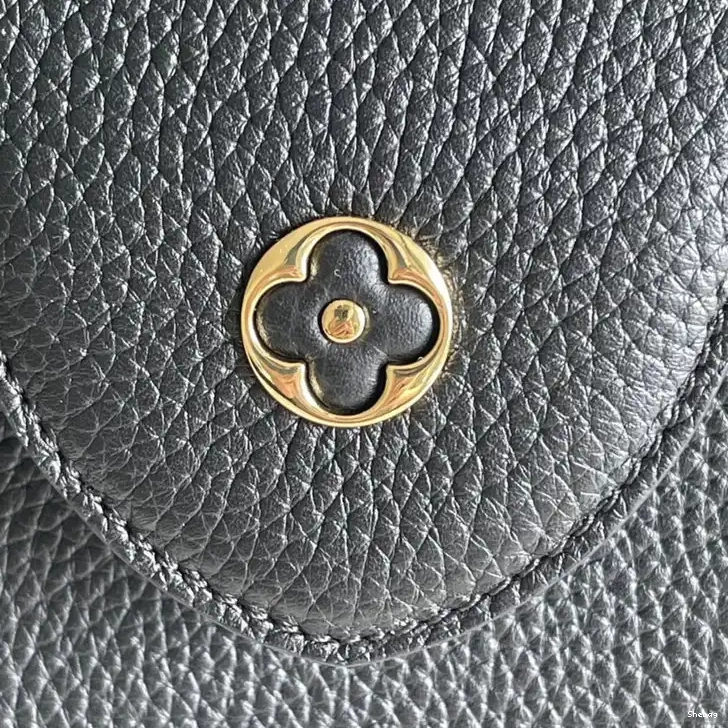 Bags LV 2110YA0122 0515